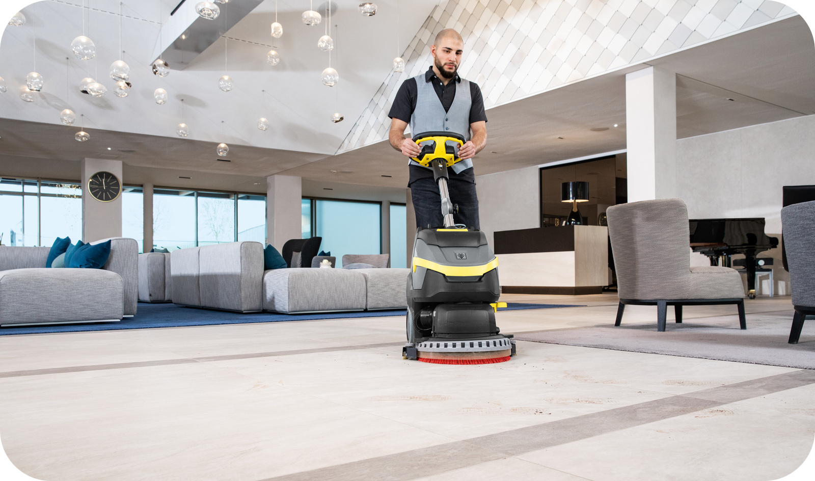 Tecnologia głowicy ze szczotkami tarczowymi w Karcher BD 38/12 C Bp Pack