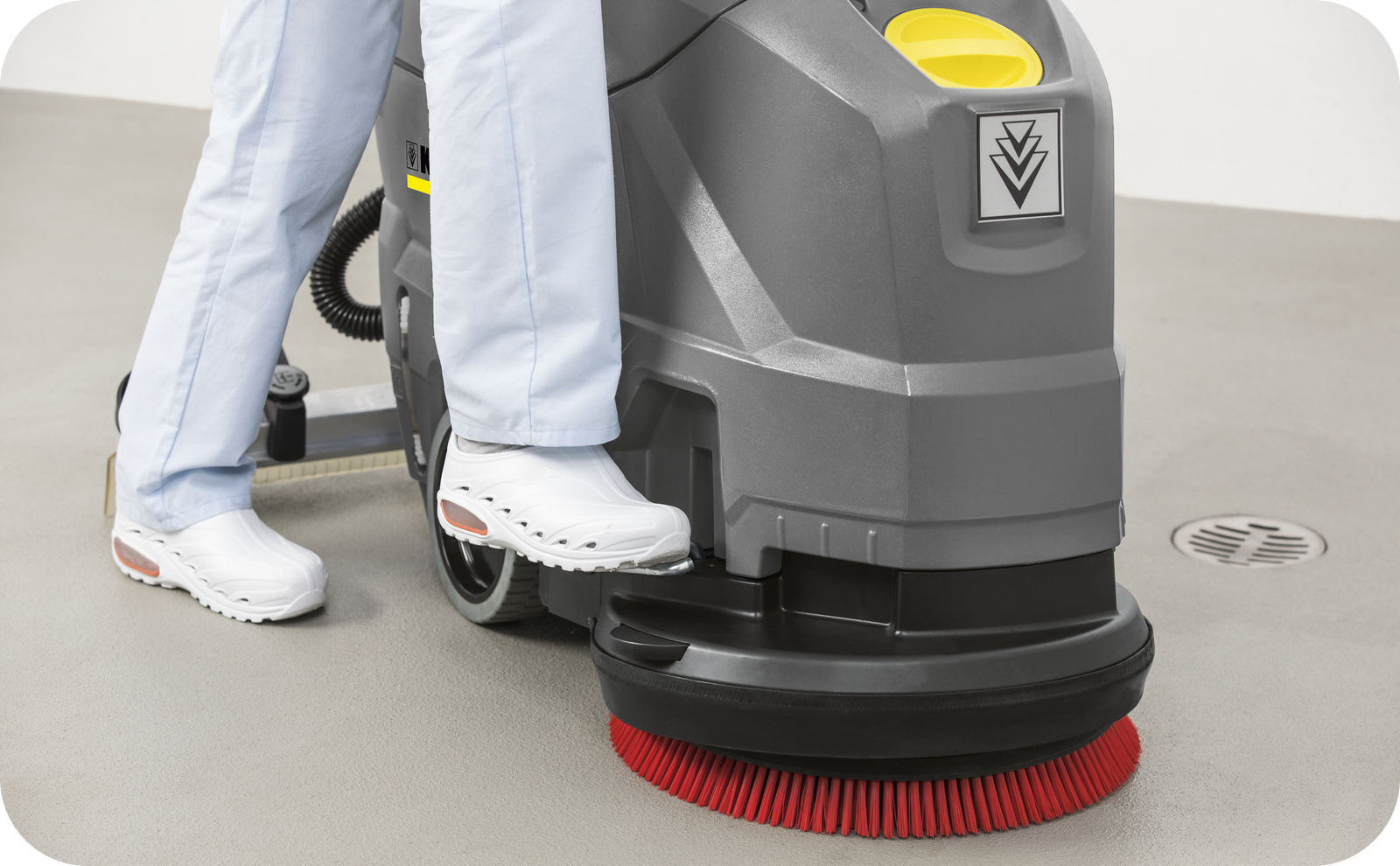 Demontaż tarczy szczotkowej w Karcher BD 43/35 C Ep