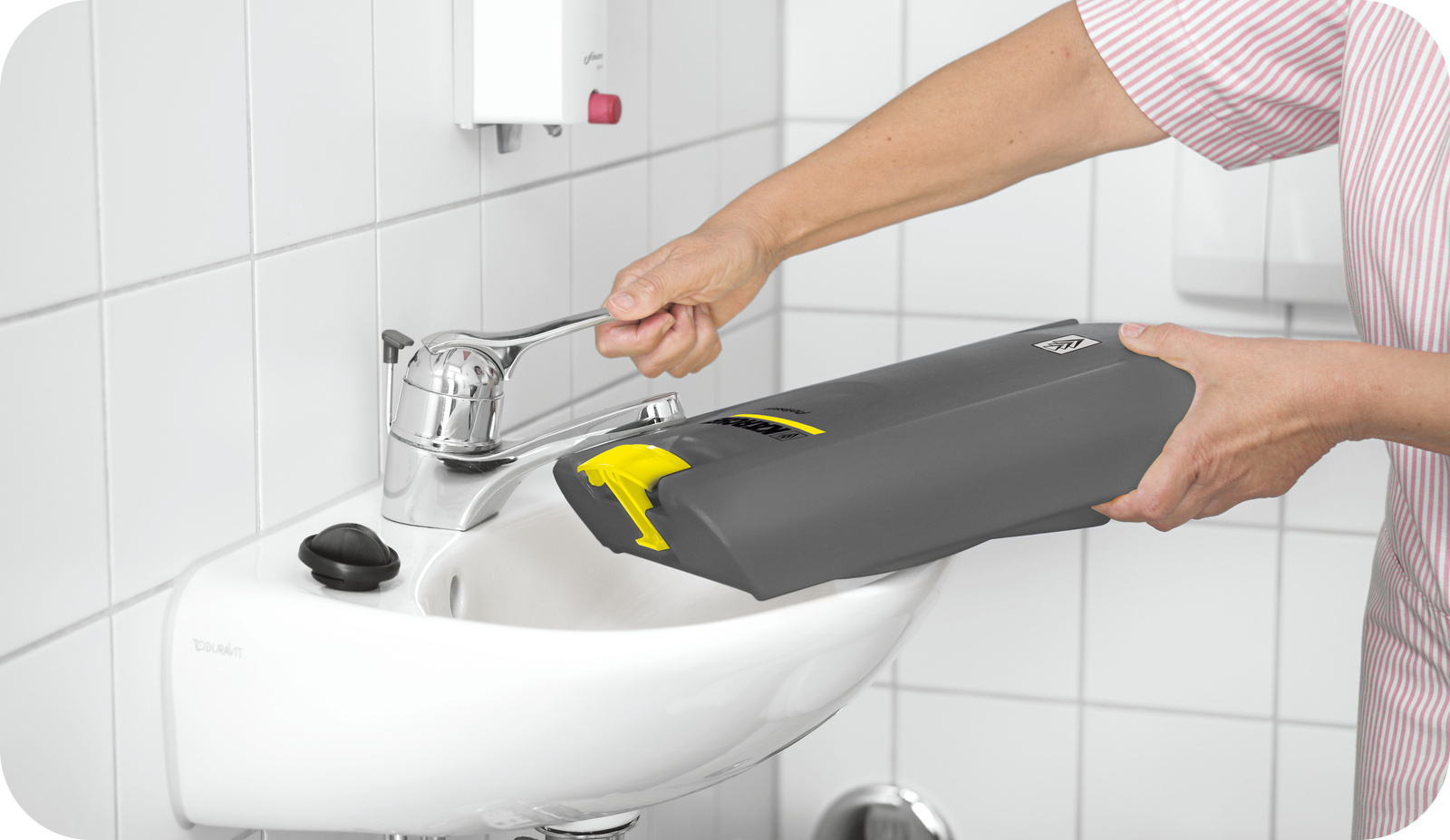 Wyjmowane zbiorniki na wodę w Karcher BR 30/4 C