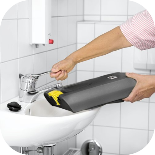 Profesjonalna szorowarka BR 30/4 C firmy Karcher: Wyjmowane zbiorniki