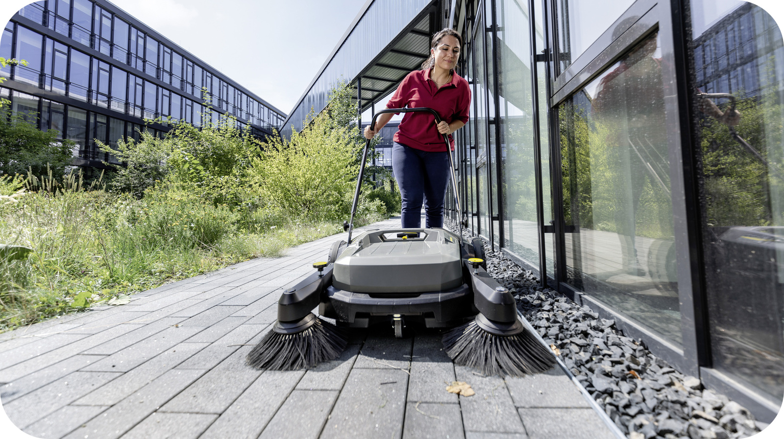 Zamiatarka do dużych powierzchni Karcher KM 70/20 C 2SB