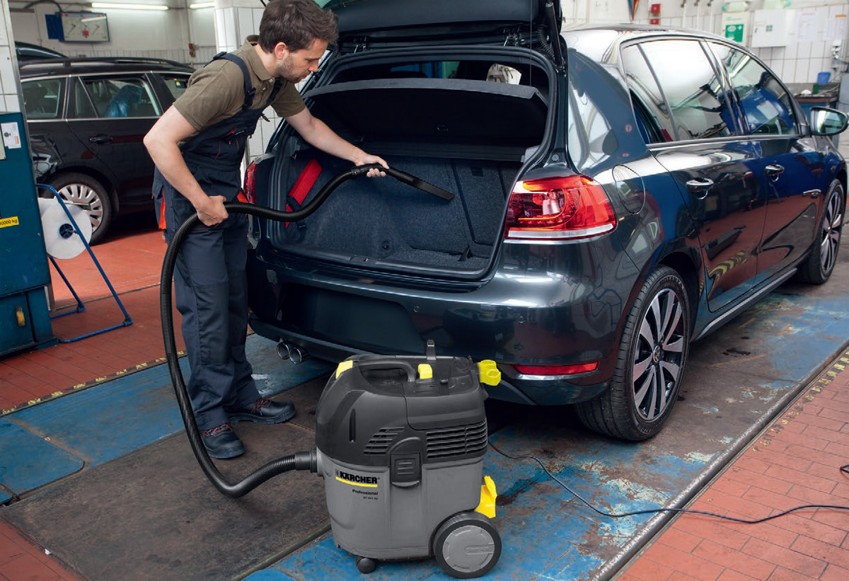 Przykład użycia odkurzacza Karcher NT 35/1 podczas pracy