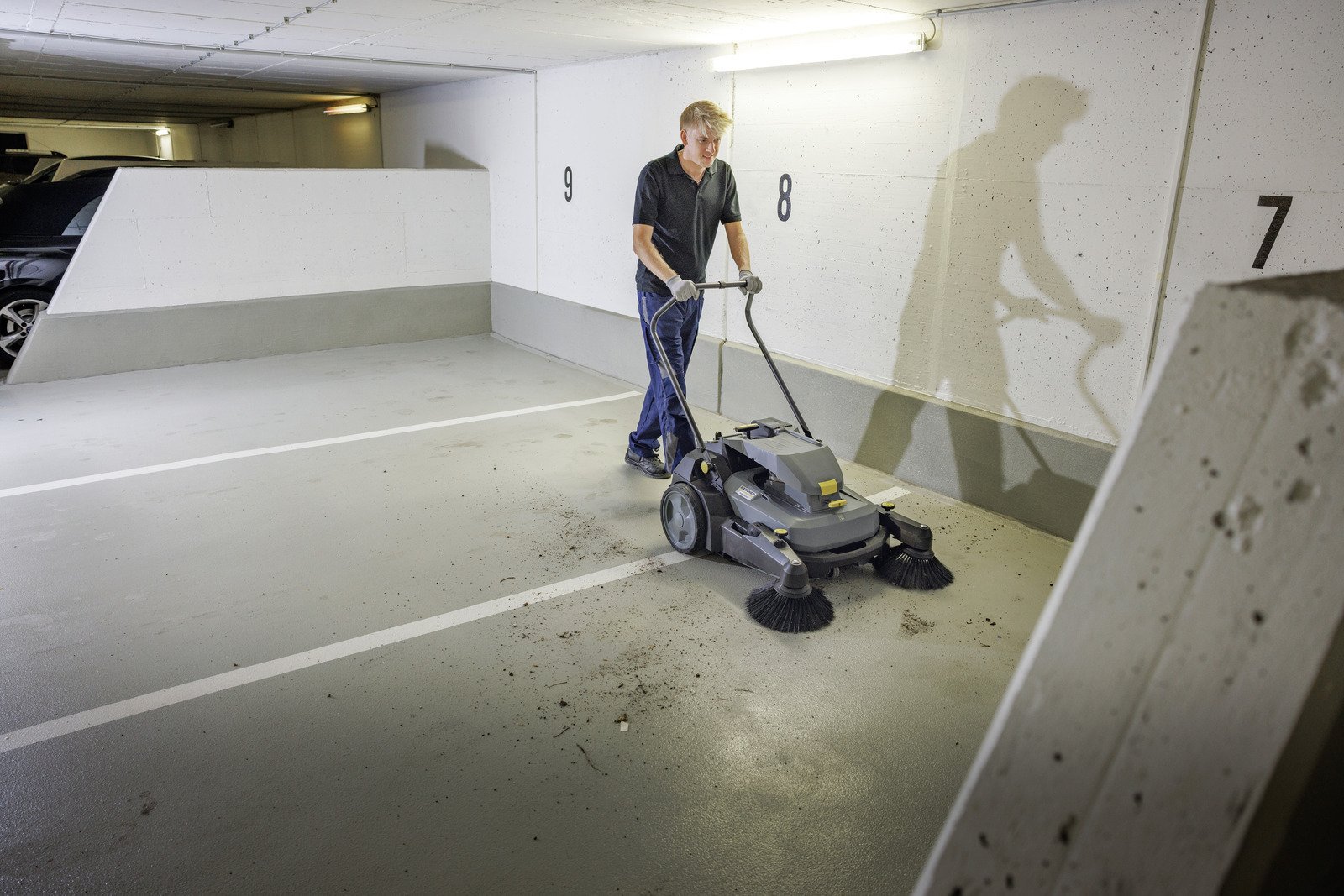 Zamiatarka ręczna Karcher KM 70/30 C 2SB